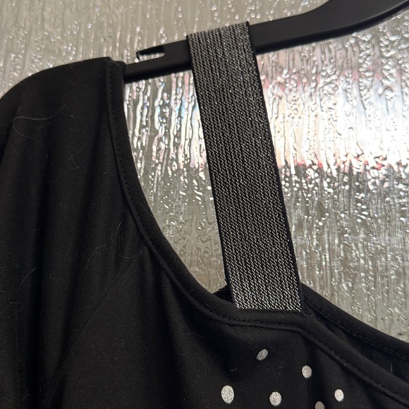 Cold Shoulder Top - Picture 4 of 5